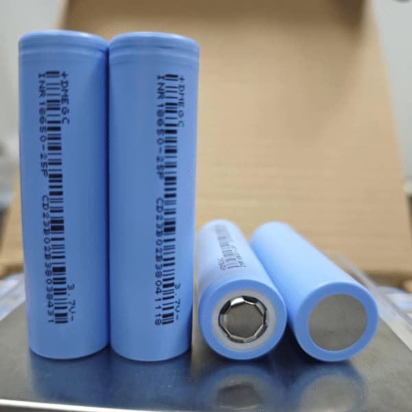 3.7 volt li ion rechargeable battery